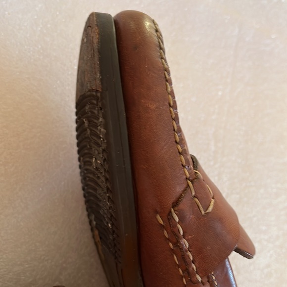 Country Cole Haan Brown is gender-neutral. Size 7.5 M - Picture 10 of 12